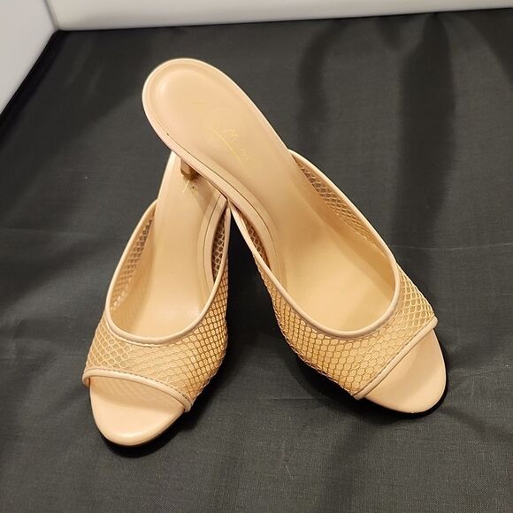 BRAND NEW ANN MICHELLE HEEL CUT-OUT DESIGN SANDAL - Picture 16 of 16